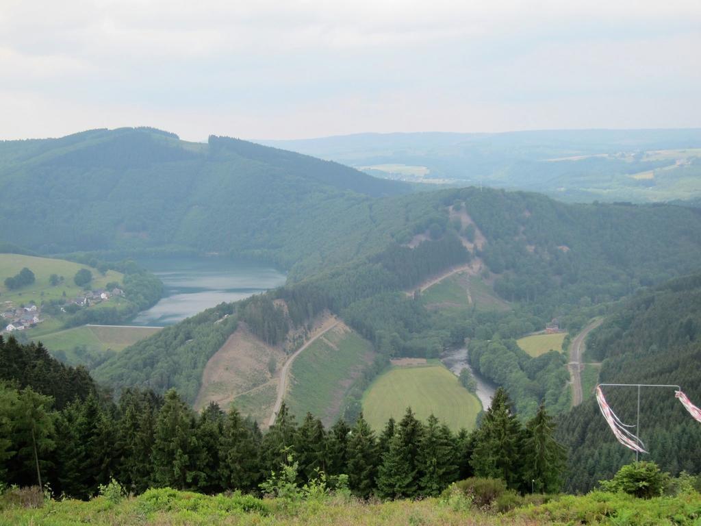 Great Spacious Holiday Home In A Tranquil Holiday Stavelot Exterior photo